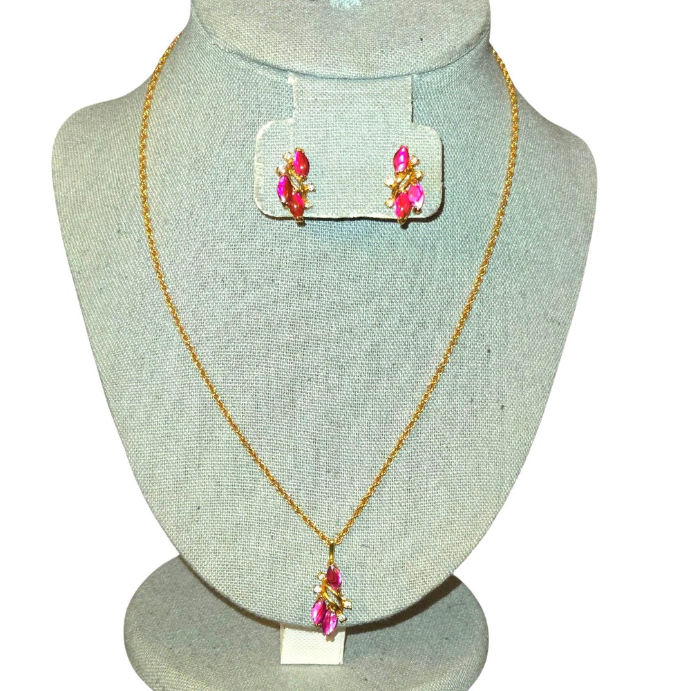 Unmarked 2pc Jewelry Set Women 18" Gold Tone Pink Cats Eye CZ Necklace Earrings